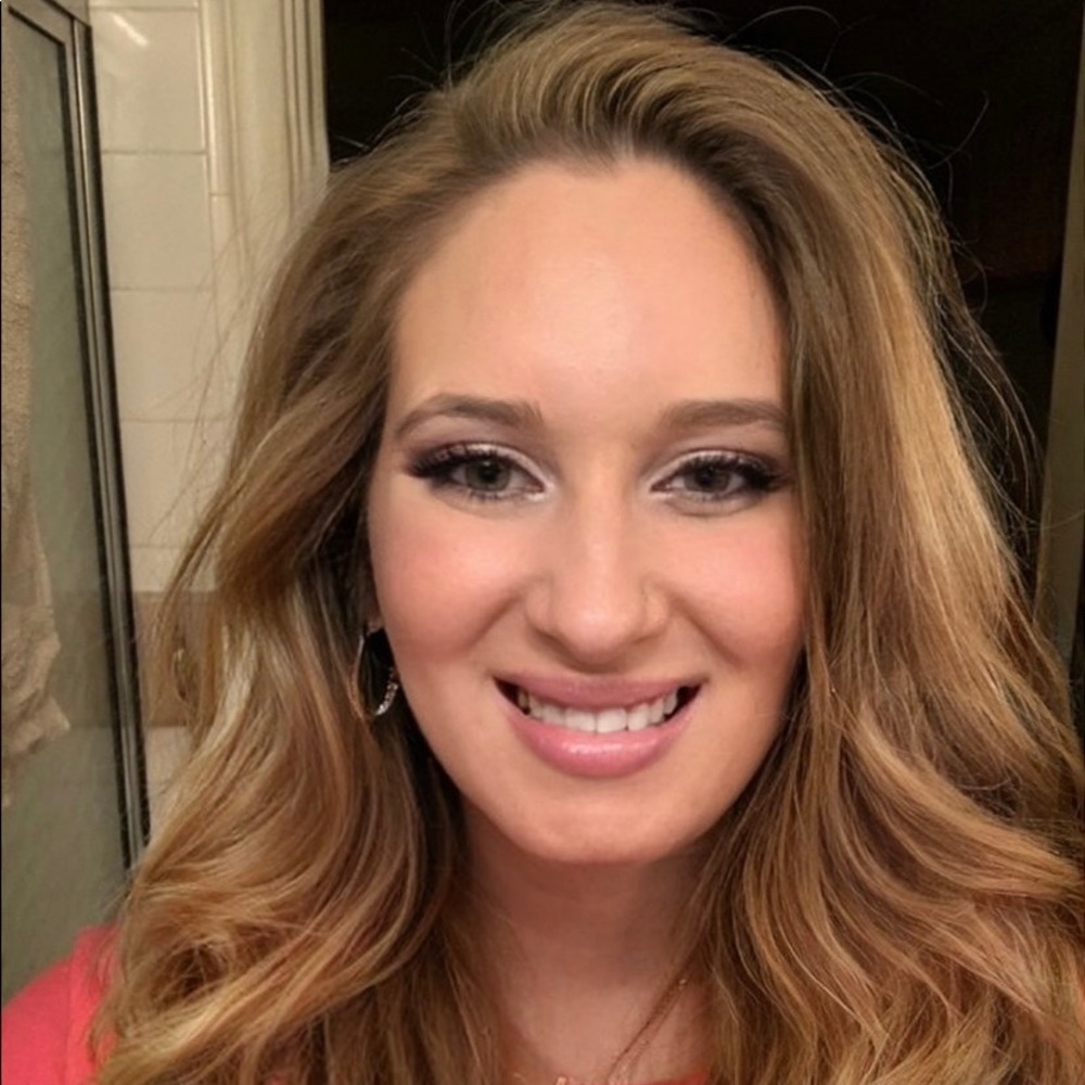 Meet your Posher, Jennifer